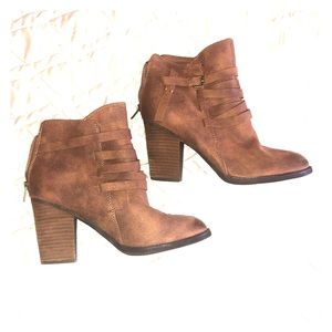 Not Rated booties belted straps NWOT